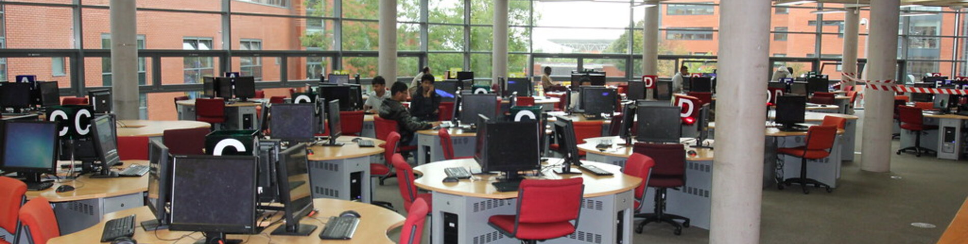 伍尔弗汉普顿大学 的21项排名 2024